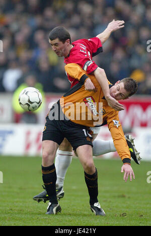 ROY KEANE & KENNY MILLER LOUPS V MANCHESTER UTD MOLINEUX STADIUM WOLVERHAMPTON ENGLAND 17 Janvier 2004 Banque D'Images