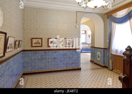 YALTA, RUSSIE - 3 octobre 2014 : l'intérieur de chambre à Masandra Palais de l'empereur Alexandre III en Crimée. Le palais fut construite dans les années 1881-1902. Banque D'Images
