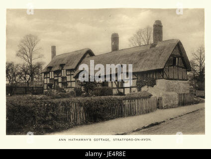 Anne Hathaway's Cottage un douze pièces ferme où Anne Hathaway, la femme de William Shakespeare, a vécu comme un enfant dans le village de Shottery, Warwickshire, en Angleterre, à environ 1 km à l'ouest de Stratford-upon-Avon. Banque D'Images