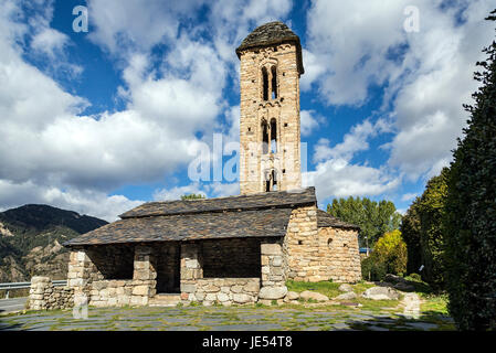 L'église romane Sant Miquel d'Engolasters dont la principale caractéristique de l'architecture est le clocher, avec des histoires d'avoir des fenêtres à meneaux et Lombard archs. Andorre, site du patrimoine mondial de l'UNESCO Banque D'Images