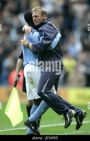 ANDREW COLE & STUART PEARCE MANCHESTER CITY V PORTSMOUTH ANGLETERRE MANCHESTER CITY SPORT 27 Août 2005 Banque D'Images