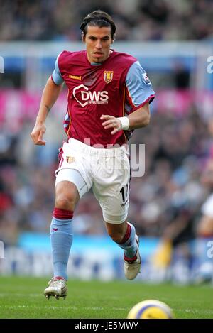 MILAN BAROS VILLA ASTON VILLA FC PARK BIRMINGHAM ENGLAND 17 Décembre 2005 Banque D'Images