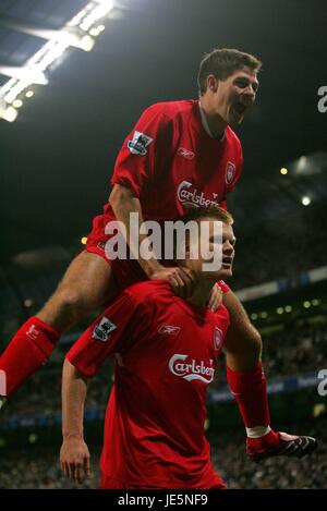 STEVEN GERRARD JOHN ARNE RIISE MANCHESTER CITY V LIVERPOOL CITY OF MANCHESTER STADIUM MANCHESTER 26 Novembre 2005 Banque D'Images