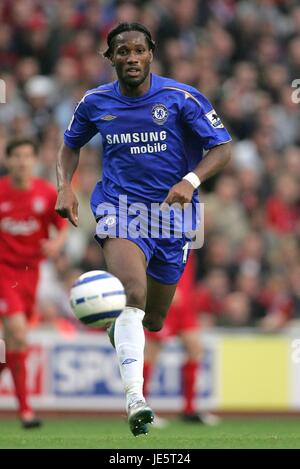 DIDIER DROGBA CHELSEA FC ANFIELD LIVERPOOL ANGLETERRE 02 Octobre 2005 Banque D'Images