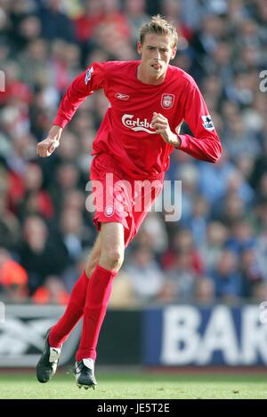 PETER CROUCH FC LIVERPOOL ANFIELD LIVERPOOL ANGLETERRE 02 Octobre 2005 Banque D'Images