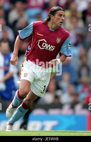 MILAN BAROS VILLA ASTON VILLA FC PARK BIRMINGHAM ENGLAND 27 Août 2005 Banque D'Images