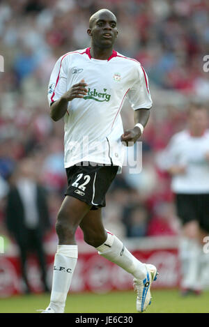 MOMO SISSOKO LIVERPOOL FC STADE RIVERSIDE MIDDLESBROUGH le 13 août 2005 Banque D'Images