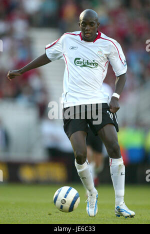 MOMO SISSOKO LIVERPOOL FC STADE RIVERSIDE MIDDLESBROUGH le 13 août 2005 Banque D'Images