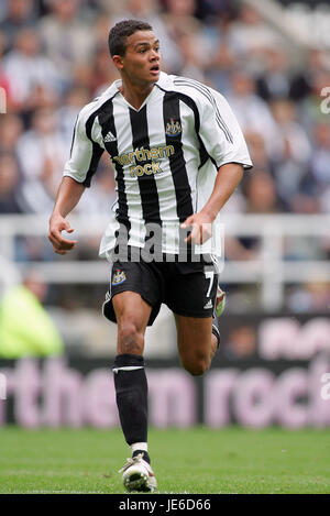 JERMAINE STAND NEWCASTLE UNITED FC.ST JAMES PARK NEWCASTLE 23 Juillet 2005 Banque D'Images