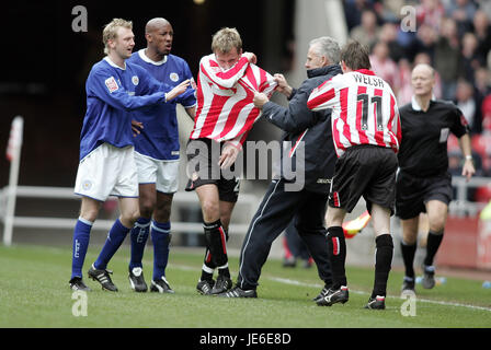 MCCARTHY RETIENT BROWN SUNDERLAND V LEICESTER STADIUM OF LIGHT SUNDERLAND 23 Avril 2005 Banque D'Images