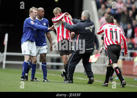 MCCARTHY RETIENT BROWN SUNDERLAND V LEICESTER STADIUM OF LIGHT SUNDERLAND 23 Avril 2005 Banque D'Images