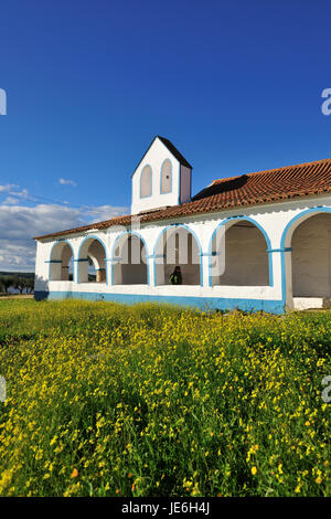 Une vieille chapelle près de l'Avis. Alentejo, Portugal Banque D'Images