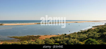Le Parc Naturel de la Ria Formosa et les plages de l'Algarve. Cacela-a-Velha, Portugal Banque D'Images