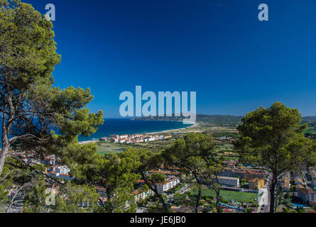 Vue de haut de la baie de l'Estartit sur la Costa Brava de Catalogne Banque D'Images