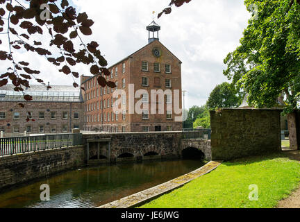 Stanley Mills, Perthshire, en Écosse. De l'eau historique powered by manufacture de coton sur les rives de la rivière Tay. Banque D'Images