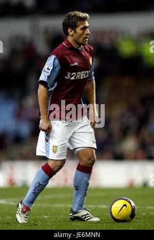 STILIYAN PETROV ASTON VILLA FC VILLA PARK BIRMINGHAM ENGLAND 25 Novembre 2006 Banque D'Images