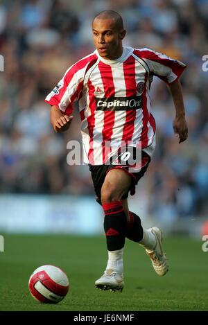 DANNY WEBBER SHEFFIELD UNITED FC CITY OF MANCHESTER STADIUM MANCHESTER EN ANGLETERRE 14 Octobre 2006 Banque D'Images