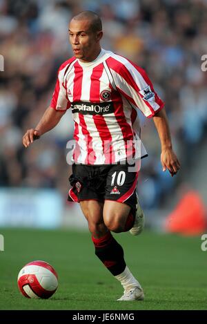 DANNY WEBBER SHEFFIELD UNITED FC CITY OF MANCHESTER STADIUM MANCHESTER EN ANGLETERRE 14 Octobre 2006 Banque D'Images