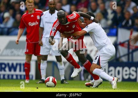 MOMO SISSOKO & GARY SPEED V BOLTON BOLTON REEBOK STADIUM LIVERPOOL ANGLETERRE 30 Septembre 2006 Banque D'Images