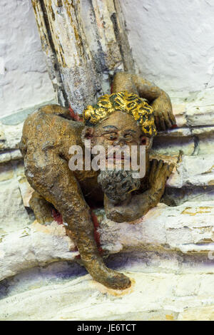 Bossage sur le plafond du cloître à la cathédrale de l'église chrétienne de la Trinité, à Norwich, en Angleterre, dont la construction a commencé par les normands Banque D'Images