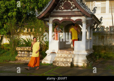 Laos, province de Luang Prabang, ville de Luang Prabang, moines, Banque D'Images