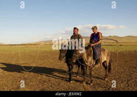 La Mongolie, l'Asie centrale, la province Arkhangai, NOMAD, purger, hommes avec Urga, Banque D'Images
