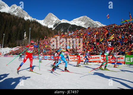 Sports d'hiver, le biathlon, coupe du monde, dimension, Antholz, démarrer le stand du spectateur, Banque D'Images