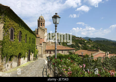 L'Italie, la Toscane, la Maremma, Castiglione della Pescaia, vue sur la vieille ville, Banque D'Images