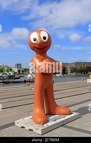 Bristol, Royaume-Uni. 22 Juin, 2017. Une statue de personnage de la mue se trouve à l'extérieur M Shed Museum sur le port de la ville. Morph est apparu pour la première fois à la télévision en 1977 et dans le cadre de son 40e anniversaire, le caractère est utilisé pour lever des fonds pour le grand appel, un organisme de bienfaisance qui soutient l'Hôpital pour enfants de Bristol. Keith Ramsey/Alamy Live News Banque D'Images