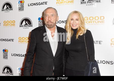 New York, NY, USA. 22 Juin, 2017. John Paul DeJoria, Eloise Broady aux arrivées de bonne fortune Premiere, AMC Loews Lincoln Square, New York, NY 22 juin 2017. Crédit : Jason Smith/Everett Collection/Alamy Live News Banque D'Images