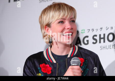 Tokyo, Japon. 22 Juin, 2017. La chanteuse canadienne Carly Rae Jepsen et assiste à un événement pour commémorer le 10e anniversaire de la mode japonaise Shueisha site boutique du pavillon au Royal Garden Cafe Aoyama à Tokyo le 22 juin 2017. Jepsen a été choisi comme l'icône de l'atelier, et la mode japonaise Yoko conseiller Fuchigami (Robert Akiyama) s'est joint à la célébration. Credit : Naoki Nishimura/AFLO/Alamy Live News Banque D'Images