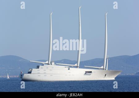 Ibiza. 22 Juin, 2017. Andrie Melnichenko Vue sur le voilier yacht à un à Ibiza, le jeudi 22 juin 2017. Gtres más información : crédit en ligne Comuniación,S.L./Alamy Live News Banque D'Images