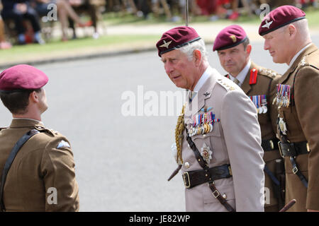 Colchester, Essex, Royaume-Uni. 23 Juin, 2017. Le Prince de Galles visite Caserne Merville à Colchester, Essex, pour marquer sa 40e année en tant que colonel en chef du régiment de parachutistes. Crédit : David Johnson/Alamy Live News Banque D'Images