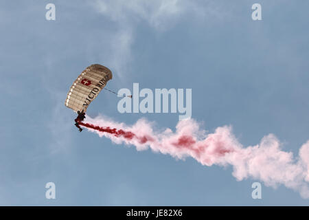 Colchester, Essex, Royaume-Uni. 23 Juin, 2017. Le Prince de Galles visite Caserne Merville à Colchester, Essex, pour marquer sa 40e année en tant que colonel en chef du régiment de parachutistes. Crédit : David Johnson/Alamy Live News Banque D'Images