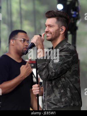 New York, NY, USA. 23 Juin, 2017. Andy Grammer joue sur NBC's Today Show, une série de concerts de Citi à New York le 23 juin 2017. Credit : Rw/media/Alamy Punch Live News Banque D'Images