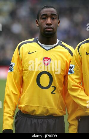 JOHAN DJOUROU ARSENAL FC ST ANDREWS BIRMINGHAM ENGLAND 04 Février 2006 Banque D'Images