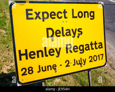 Panneau de signalisation « Trouvez long Delays Road », Henley-on-Thames, Oxfordshire, Angleterre, Royaume-Uni, GO. Banque D'Images