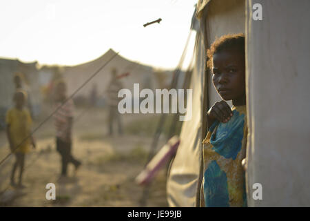 2013 12 14 Le Camp de personnes déplacées de Jowhar B.jpg (11401686704) Banque D'Images