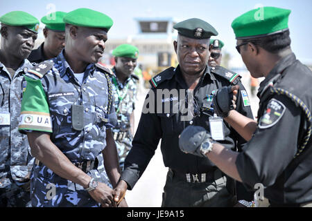 2014 01 06 Nigéria Unité de police constituée de remplacement de police et la Rotation 04 (11798211114) Banque D'Images