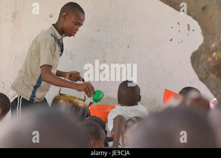 2014 0306 Orphelins et enfants somaliens Désactiver Centre -2 (12988897614) Banque D'Images