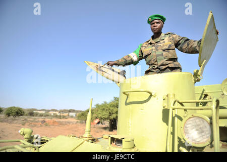 2014 0306 l'AMISOM Tank Crew-8 (12993083923) Banque D'Images