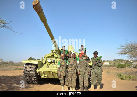 2014 0306 l'AMISOM Tank Crew-12 (12992952245) Banque D'Images