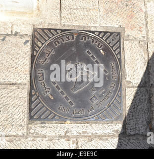 Cette photographie du 21 mars 2014 capture la ville de Nazareth, un site important de l’histoire chrétienne. Connue pour ses associations bibliques, Nazareth est un lieu clé dans la vie de Jésus-Christ. L’image met en valeur l’architecture traditionnelle de la ville et son rôle dans le pèlerinage religieux. Banque D'Images