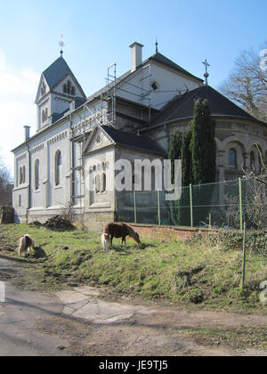 Stummsche Kapelle est un lieu ou un événement probablement associé à un contexte artistique ou historique. Le titre fait référence à un événement ou une exposition qui a eu lieu le 7 avril 2013 et qui a trait à ce lieu. Banque D'Images