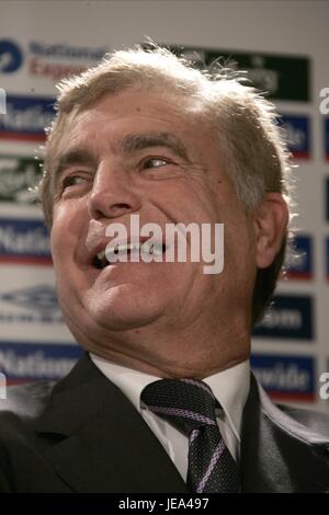 SIR TREVOR BROOKING FA'S LE DIRECTEUR DU FOOTBALL L'HÔTEL ROYAL LANCASTER LONDON Angleterre 17 Décembre 2007 Banque D'Images