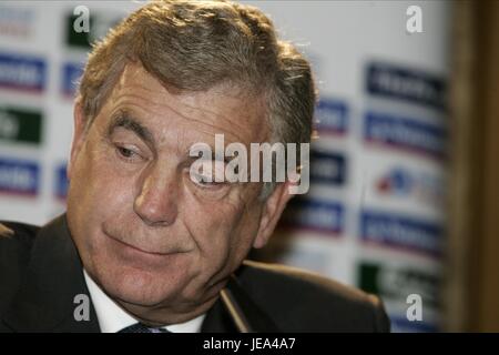 SIR TREVOR BROOKING FA'S LE DIRECTEUR DU FOOTBALL L'HÔTEL ROYAL LANCASTER LONDON Angleterre 17 Décembre 2007 Banque D'Images