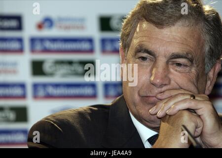 SIR TREVOR BROOKING FA'S LE DIRECTEUR DU FOOTBALL L'HÔTEL ROYAL LANCASTER LONDON Angleterre 17 Décembre 2007 Banque D'Images