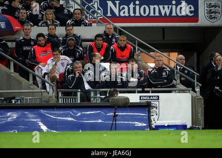 TERRY VENABLES & STEVE MCCLARE ENGLAND V FRANCE QUALIF EURO WEMBLEY Londres Angleterre 21 Novembre 2007 Banque D'Images