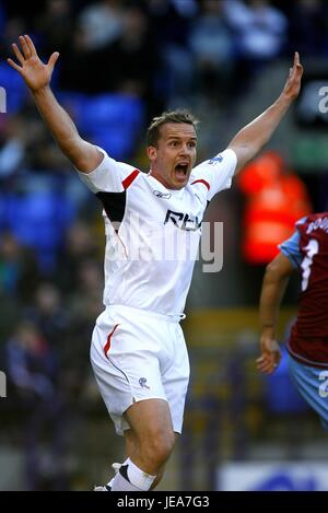 Appels KEVIN DAVIES des Bolton Wanderers V ASTON VILLA STADE REEBOK BOLTON ANGLETERRE 28 Octobre 2007 Banque D'Images