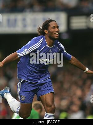 DIDIER DROGBA FÊTE CHELSEA (6) V MAN CITY (0). STAMFORD BRIDGE LONDRES Grande-bretagne 27 Octobre 2007 Banque D'Images